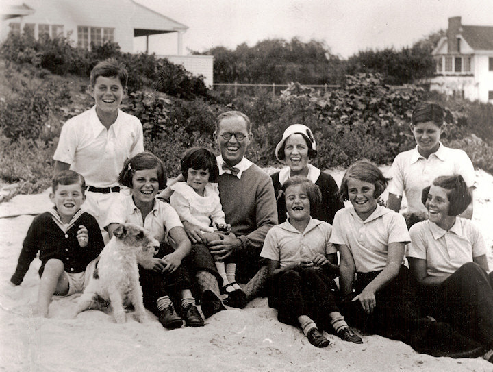 early-family-hyannis-1931.jpg
