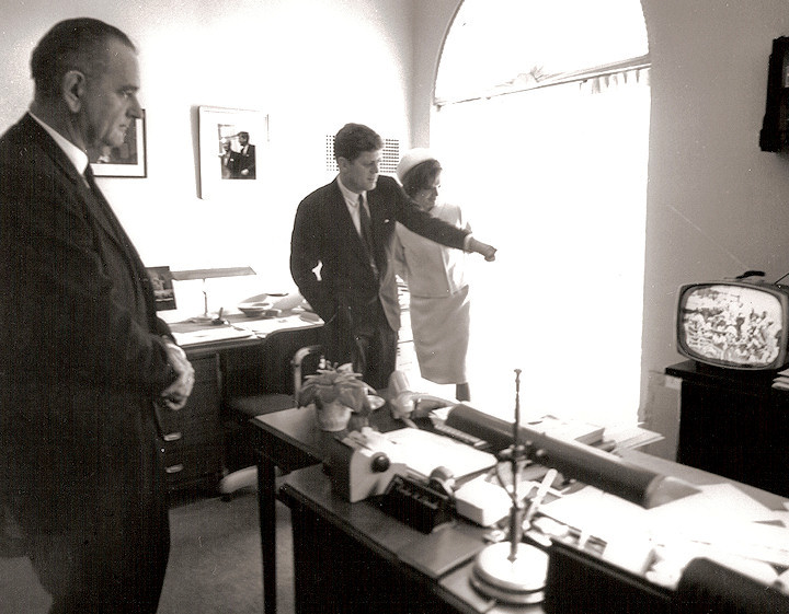 http://www.historyplace.com/kennedy/president-space-tv.jpg