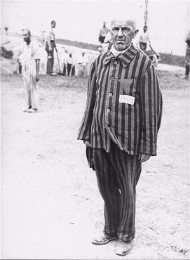 Prigioniero in uniforme a Dachau 